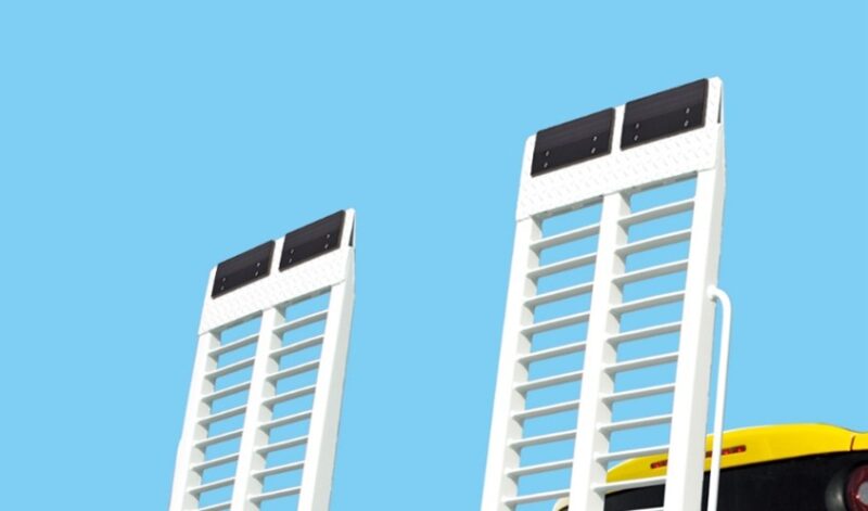 リヤゲート接地保護プレート