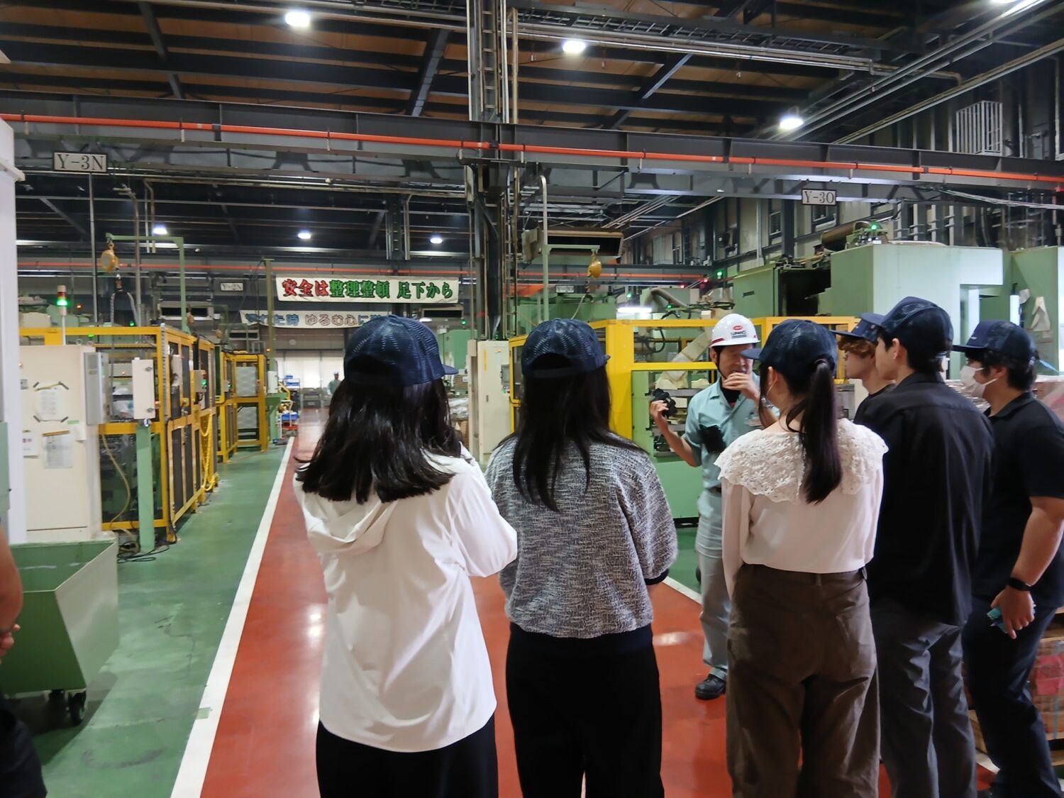 工場見学の様子
