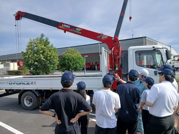 大学生のキャリア教育を支援する工場見学会を実施